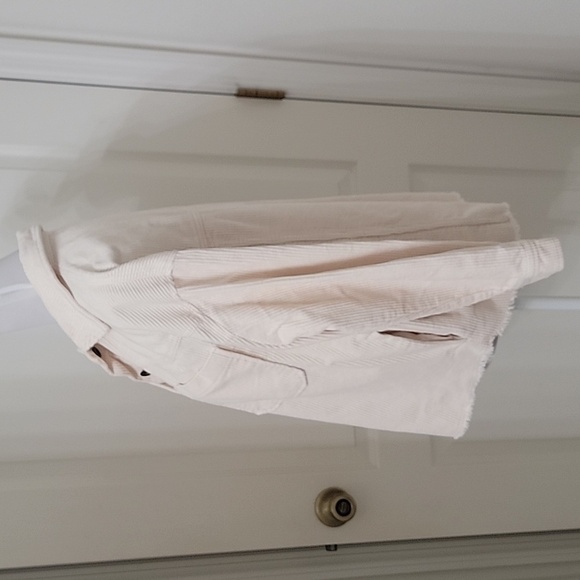Zara Size XS Oversized Cream Colored Corduroy Shacket, Exc. Used Condition - Picture 3 of 12